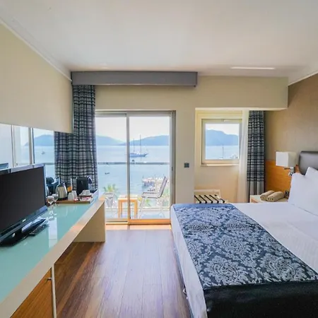 Cettia (adults Only) 4*